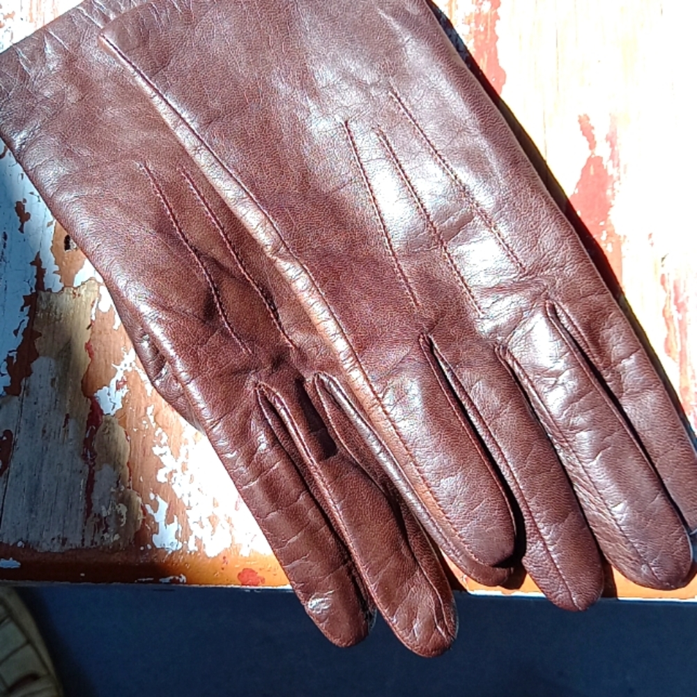 Brown leather gloves